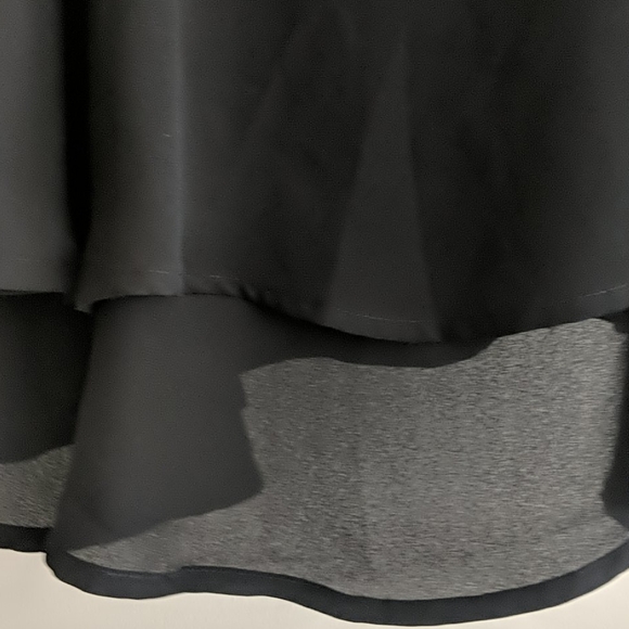 🧡 (2/$25) Hollister ruffle cami - Picture 2 of 4